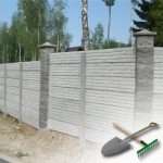Строим забор на даче своими руками